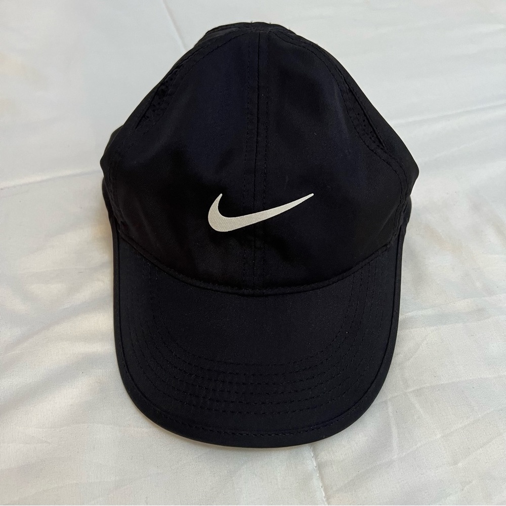 NIKE Dri-Fit Featherlight Hat